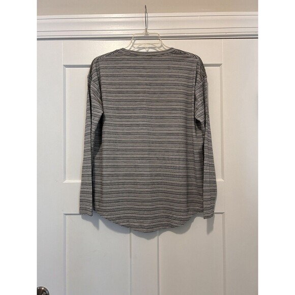 Athleta Cloudlight Stratus Black Ivory Stripe Long Sleeve Size Medium Athletic - Picture 3 of 3